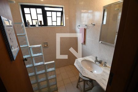 Casa de condomínio à venda com 400m², 5 quartos e 4 vagasBanheiro de serviço