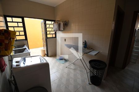 Casa de condomínio à venda com 400m², 5 quartos e 4 vagasÁrea de Serviço