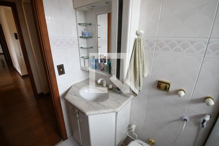 Casa de condomínio à venda com 400m², 5 quartos e 4 vagasBanheiro 1