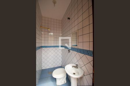 Casa para alugar com 460m², 5 quartos e 4 vagasBanheiro de serviço