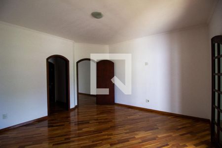 Casa para alugar com 460m², 5 quartos e 4 vagasSuíte