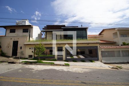 Casa para alugar com 460m², 5 quartos e 4 vagasFachada
