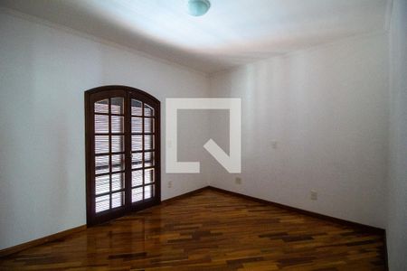 Casa para alugar com 460m², 5 quartos e 4 vagasQuarto