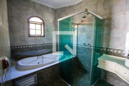 Casa para alugar com 460m², 5 quartos e 4 vagasBanheiro da Suíte