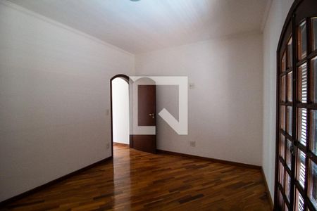 Casa para alugar com 460m², 5 quartos e 4 vagasQuarto