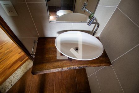 Casa para alugar com 460m², 5 quartos e 4 vagasBanheiro