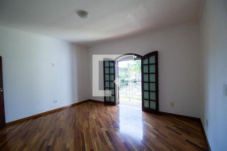 Casa para alugar com 460m², 5 quartos e 4 vagasSuíte