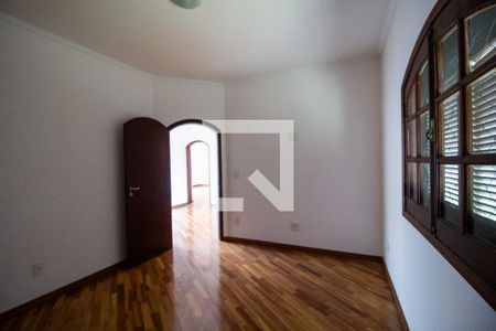Casa para alugar com 460m², 5 quartos e 4 vagasQuarto 2