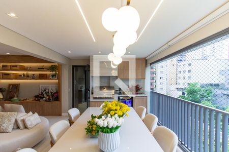 Apartamento à venda com 150m², 3 quartos e 2 vagasVaranda