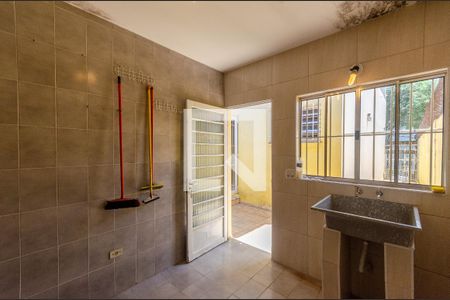 Casa à venda com 200m², 5 quartos e 2 vagas Casa à venda com 200m², 5 quartos e 2 vagasÁrea de Serviço - casa 1