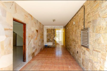 Casa à venda com 200m², 5 quartos e 2 vagas Casa à venda com 200m², 5 quartos e 2 vagasEntrada principal