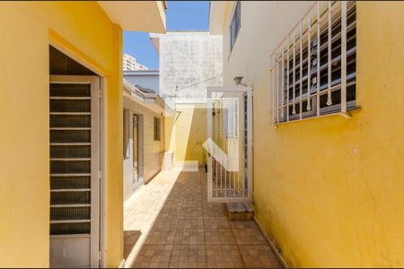 Casa à venda com 200m², 5 quartos e 2 vagas Casa à venda com 200m², 5 quartos e 2 vagasQuintal dos fundos