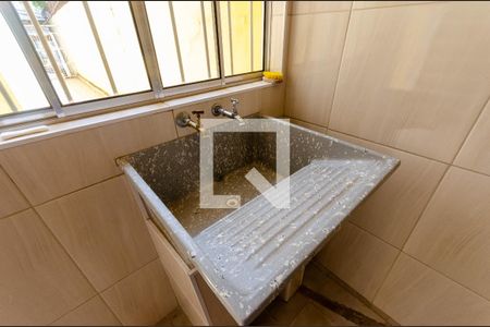 Casa à venda com 200m², 5 quartos e 2 vagas Casa à venda com 200m², 5 quartos e 2 vagasÁrea de Serviço - casa 1