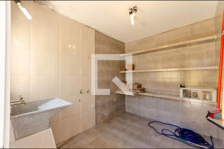 Casa à venda com 200m², 5 quartos e 2 vagas Casa à venda com 200m², 5 quartos e 2 vagasÁrea de Serviço - casa 1