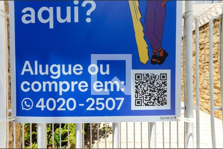 Casa à venda com 200m², 5 quartos e 2 vagas Casa à venda com 200m², 5 quartos e 2 vagasRERW-271