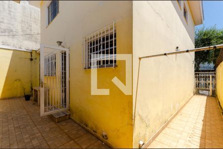 Casa à venda com 200m², 5 quartos e 2 vagas Casa à venda com 200m², 5 quartos e 2 vagasQuintal dos fundos