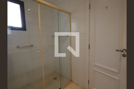 Apartamento à venda com 288m², 4 quartos e 4 vagasBanheiro da Suíte 3