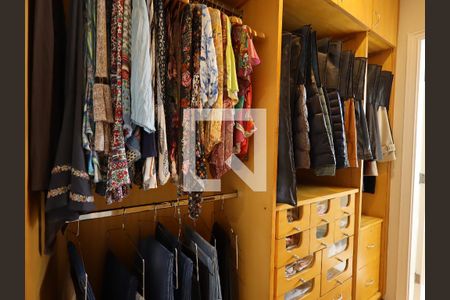 Apartamento à venda com 288m², 4 quartos e 4 vagasCloset da Suíte 4