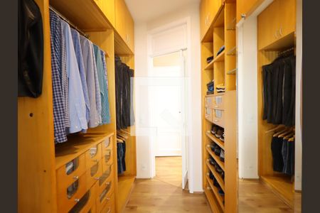 Apartamento à venda com 288m², 4 quartos e 4 vagasCloset da Suíte 4