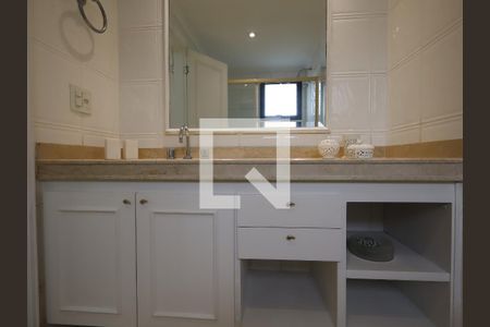 Apartamento à venda com 288m², 4 quartos e 4 vagasBanheiro da Suíte 3