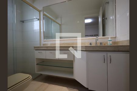 Apartamento à venda com 288m², 4 quartos e 4 vagasBanheiro da Suíte 2