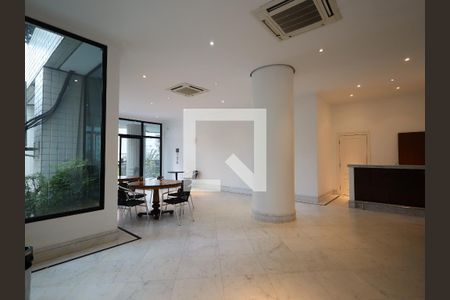 Apartamento à venda com 288m², 4 quartos e 4 vagasÁrea comum - Salão de festas