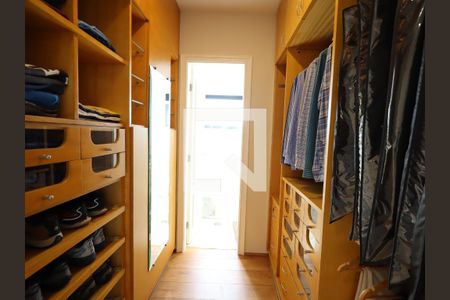 Apartamento à venda com 288m², 4 quartos e 4 vagasCloset da Suíte 4
