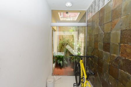 Casa à venda com 180m², 3 quartos e 1 vaga Casa à venda com 180m², 3 quartos e 1 vagaQuintal e Área de Serviços