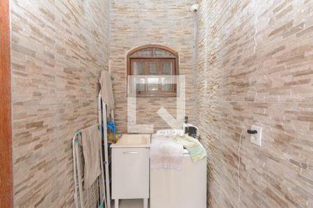 Casa à venda com 180m², 3 quartos e 1 vaga Casa à venda com 180m², 3 quartos e 1 vagaQuintal e Área de Serviços