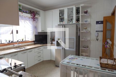 Casa à venda com 220m², 4 quartos e 4 vagas Casa à venda com 220m², 4 quartos e 4 vagasCozinha