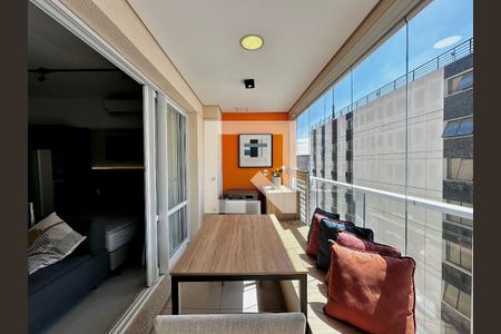 Studio para alugar com 43m², 0 quarto e 1 vaga Studio para alugar com 43m², 0 quarto e 1 vagaSacada