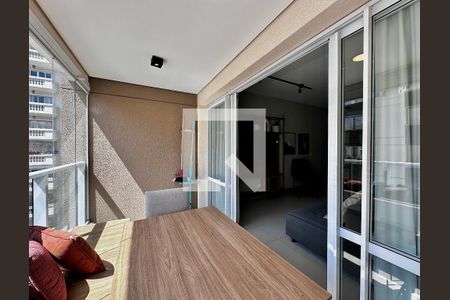 Studio para alugar com 43m², 0 quarto e 1 vaga Studio para alugar com 43m², 0 quarto e 1 vagaSacada