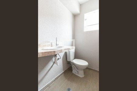 Casa à venda com 230m², 3 quartos e 6 vagas Casa à venda com 230m², 3 quartos e 6 vagasBanheiro de serviço 2