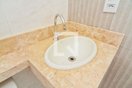 Casa à venda com 230m², 3 quartos e 6 vagas Casa à venda com 230m², 3 quartos e 6 vagasBanheiro da Suíte 2