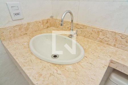 Casa à venda com 230m², 3 quartos e 6 vagas Casa à venda com 230m², 3 quartos e 6 vagasBanheiro da Suíte 1