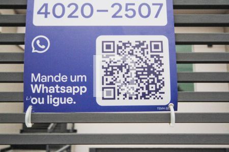 Casa à venda com 230m², 3 quartos e 6 vagas Casa à venda com 230m², 3 quartos e 6 vagasPlaca