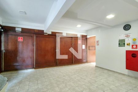 Hall de entrada de apartamento para alugar com 2 quartos, 60m² em Boqueirão, Praia Grande