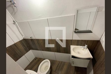 Banheiro de casa para alugar com 2 quartos, 20m² em Parque Frondoso, Cotia