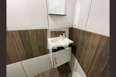 Banheiro de casa para alugar com 2 quartos, 20m² em Parque Frondoso, Cotia