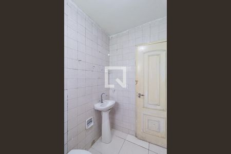 Banheiro de casa para alugar com 1 quarto, 45m² em Parque Roseira, Carapicuíba