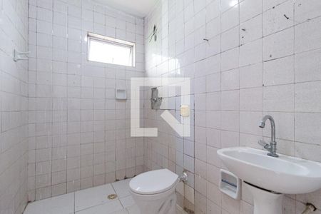 Banheiro de casa para alugar com 1 quarto, 45m² em Parque Roseira, Carapicuíba