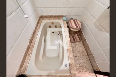 Casa à venda com 175m², 3 quartos e 2 vagasBanheiro da Suíte