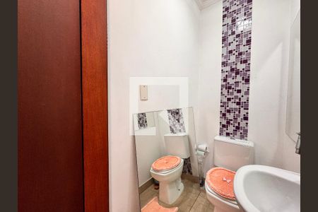 Casa à venda com 175m², 3 quartos e 2 vagasLavabo 2