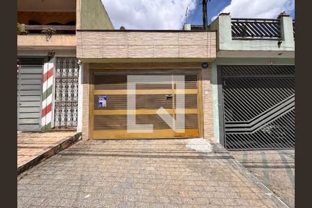 Casa à venda com 175m², 3 quartos e 2 vagasFachada + plaquinha  