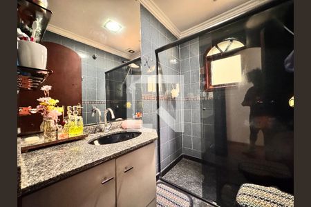 Casa à venda com 175m², 3 quartos e 2 vagasBanheiro 