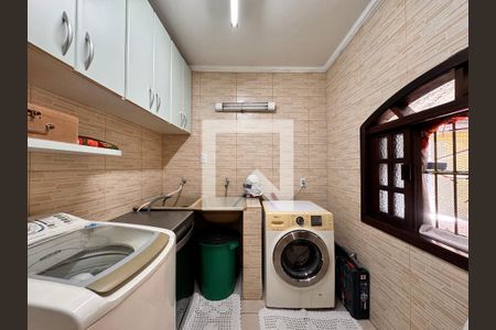 Casa à venda com 175m², 3 quartos e 2 vagasLavanderia