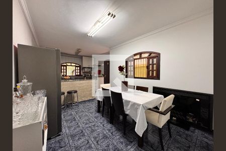 Casa à venda com 175m², 3 quartos e 2 vagasCozinha 
