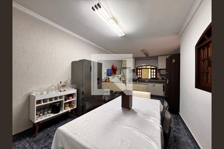 Casa à venda com 175m², 3 quartos e 2 vagasCozinha 