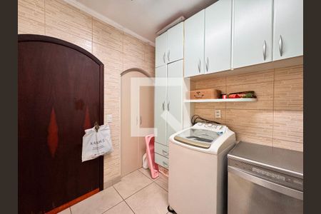 Casa à venda com 175m², 3 quartos e 2 vagasLavanderia