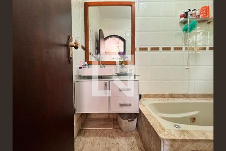 Casa à venda com 175m², 3 quartos e 2 vagasBanheiro da Suíte